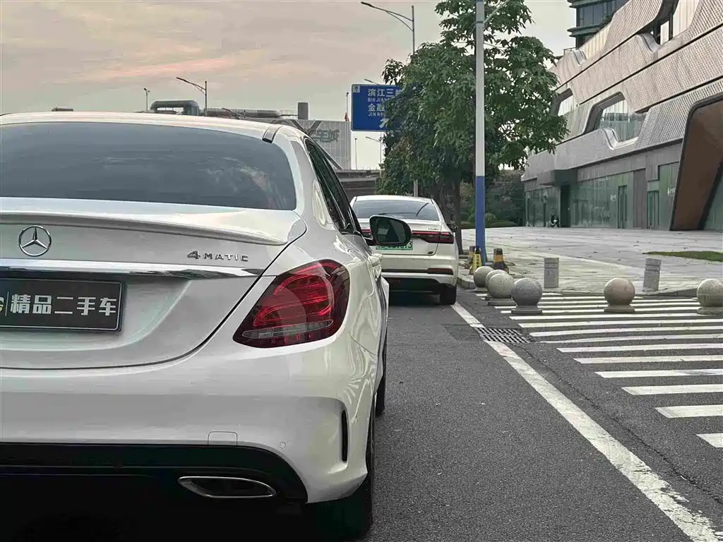 Mercedes-Benz C-Class — миниатюра 11