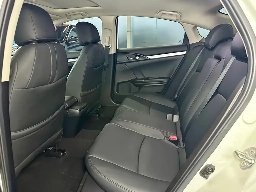 Honda Civic — миниатюра 10