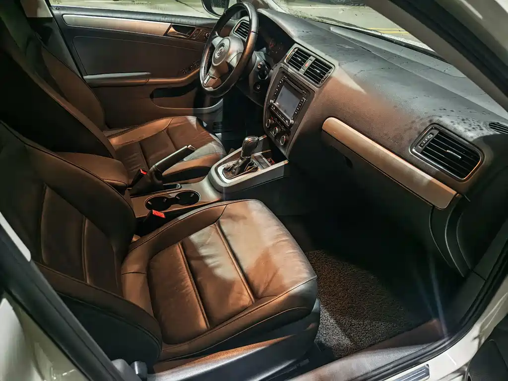 Volkswagen Sagitar — миниатюра 7