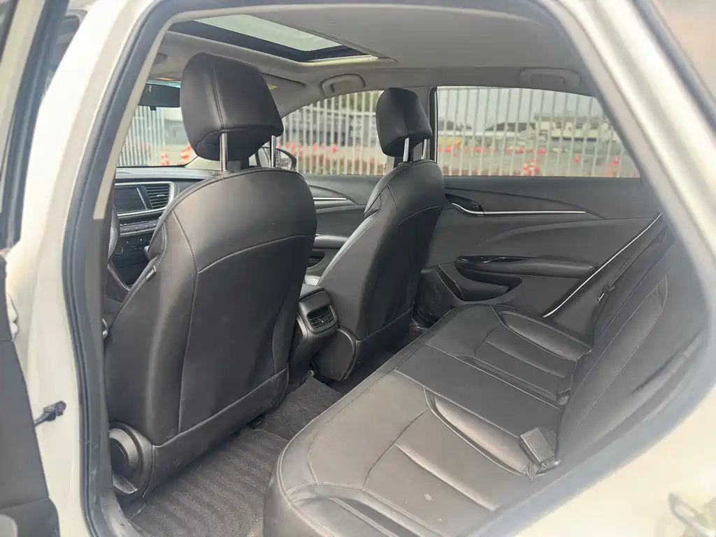 Buick Excelle — миниатюра 8