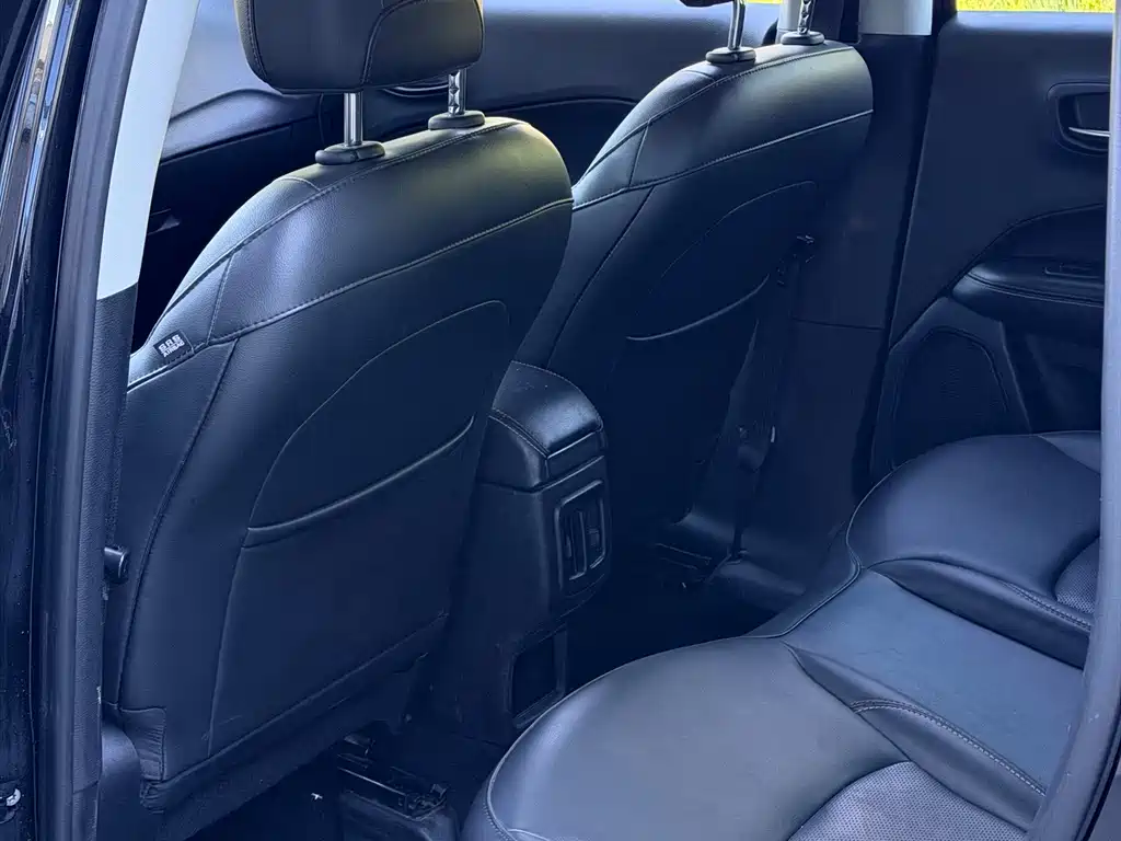 Jeep Compass — миниатюра 24