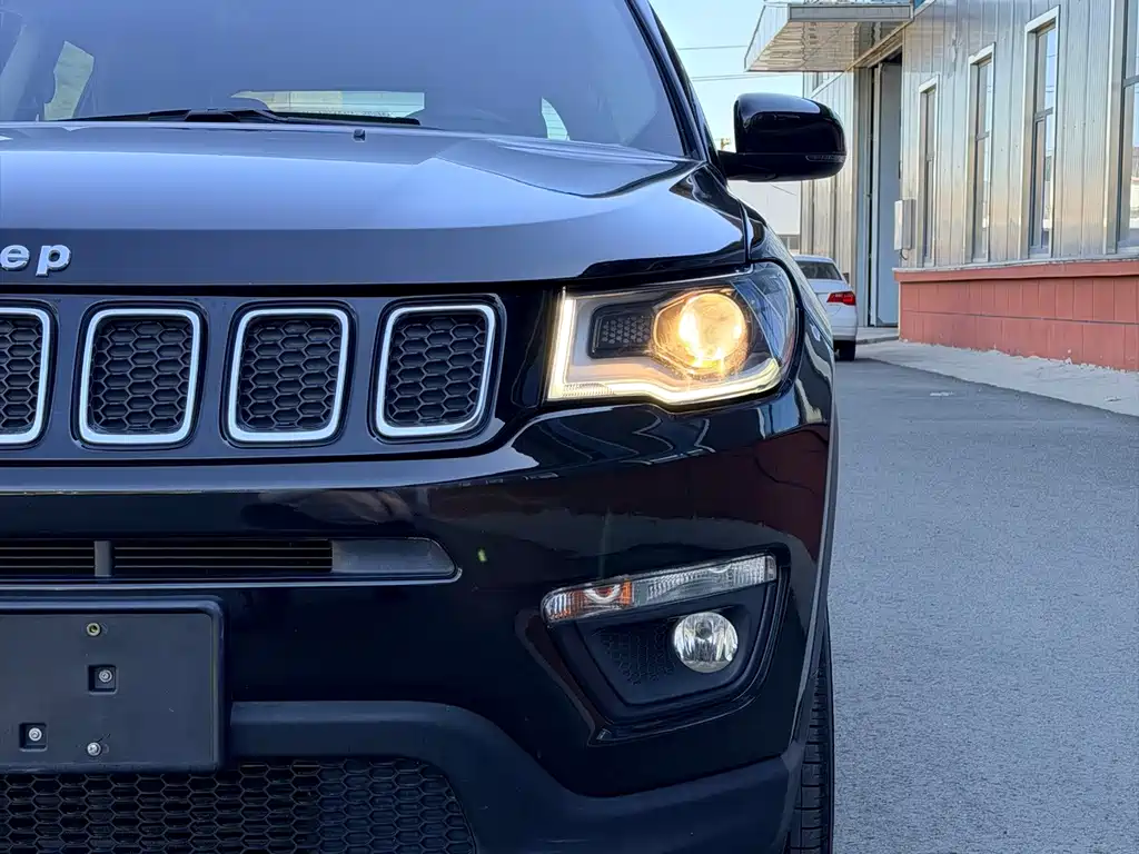 Jeep Compass — миниатюра 9