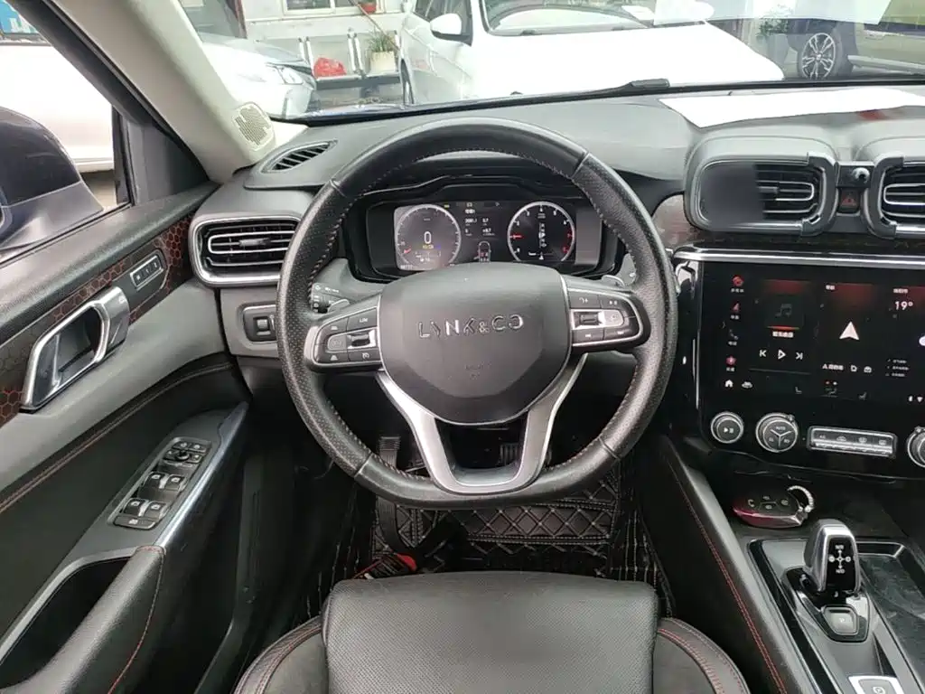 Lynk & Co 02 — миниатюра 11