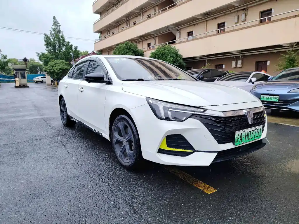 Roewe i6 MAX New Energy — миниатюра 2