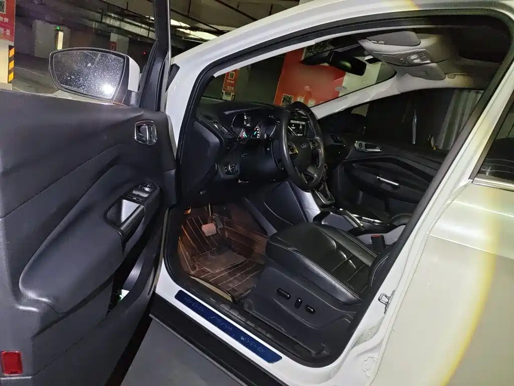 Ford Kuga — миниатюра 17