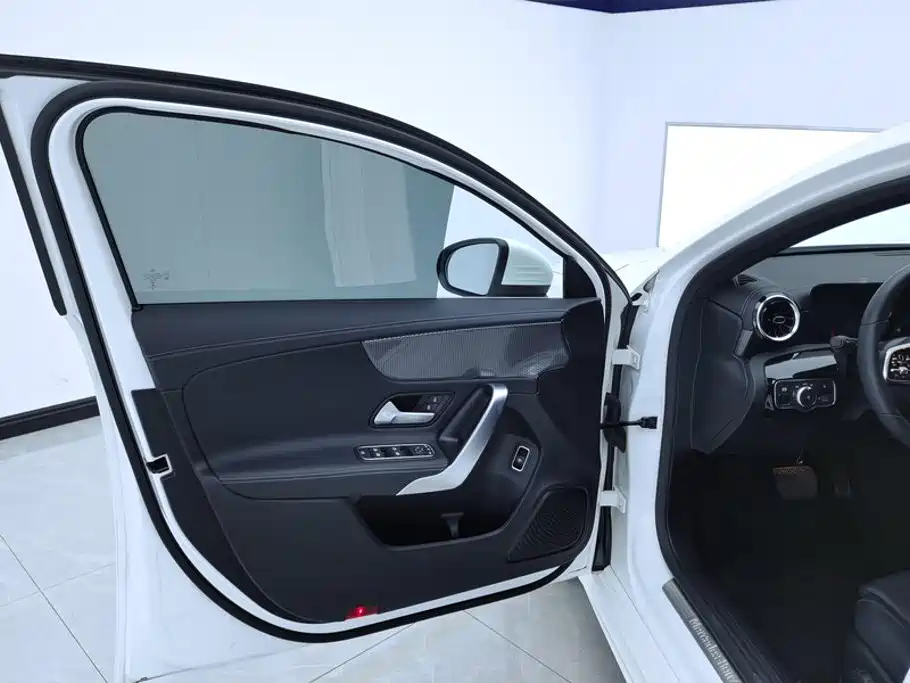 Mercedes-Benz A-Class — миниатюра 7