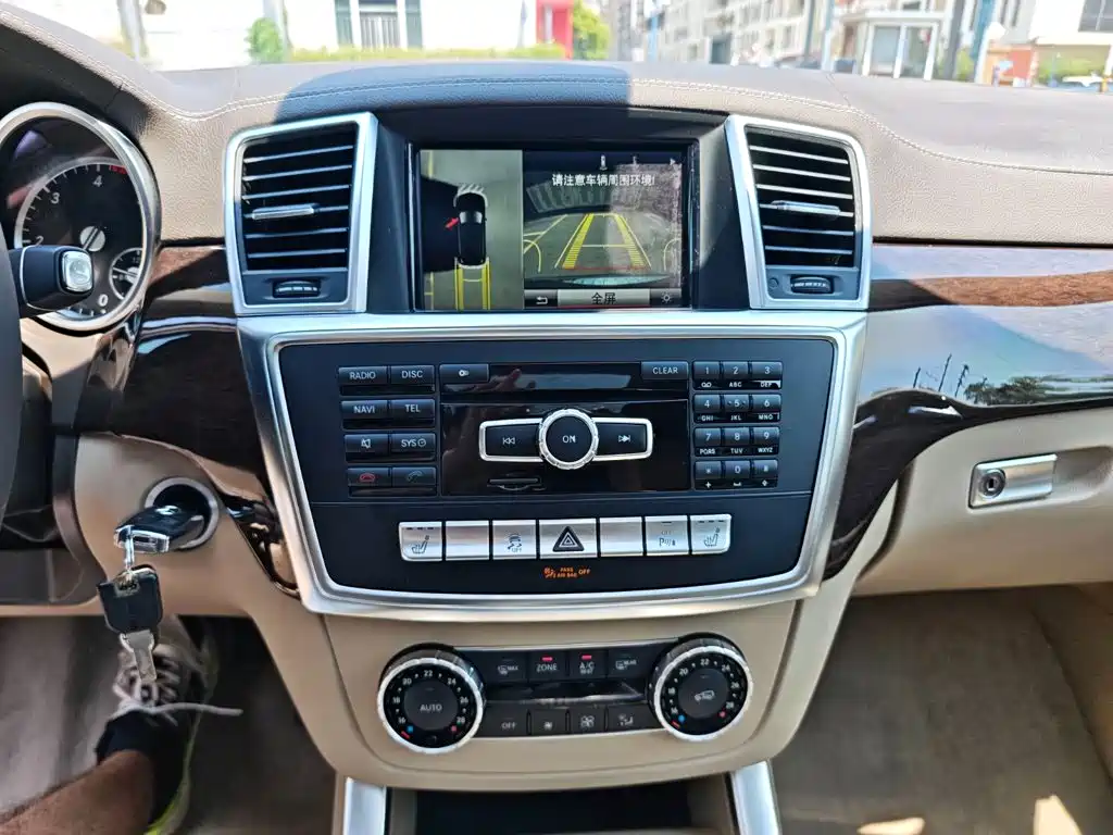 Mercedes-Benz GL-Class — миниатюра 14