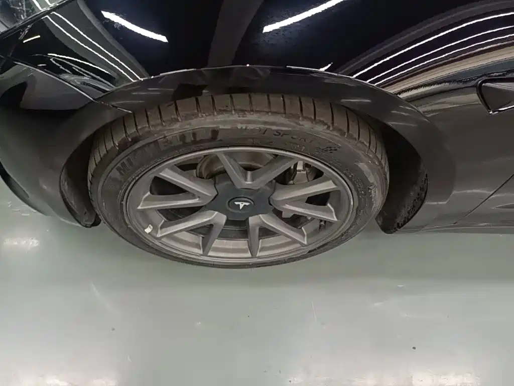 Tesla Model 3 — миниатюра 23