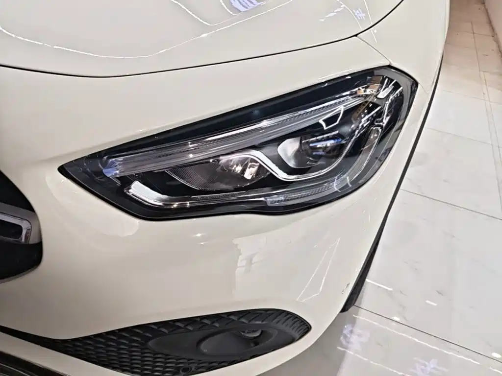 Mercedes-Benz GLA — миниатюра 24