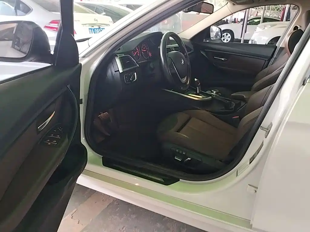 BMW 3 Series — миниатюра 16