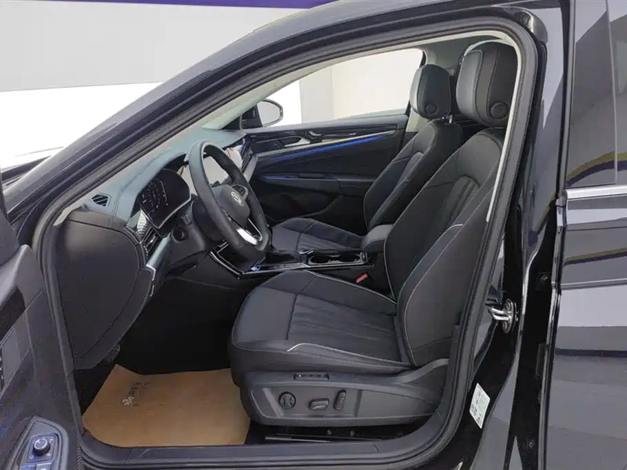 Volkswagen Passat 2024 380TSI