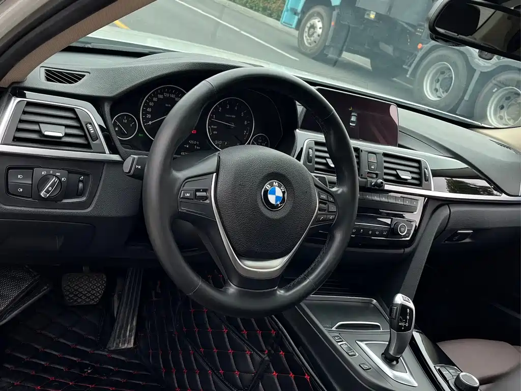 BMW 3 Series — миниатюра 12