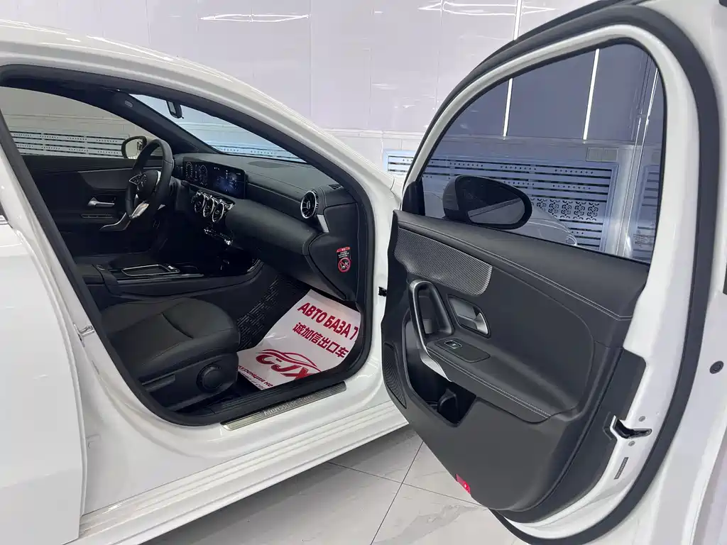 Mercedes-Benz A-Class — миниатюра 18