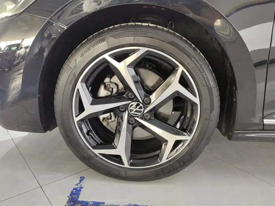 Volkswagen Passat 2024 380TSI