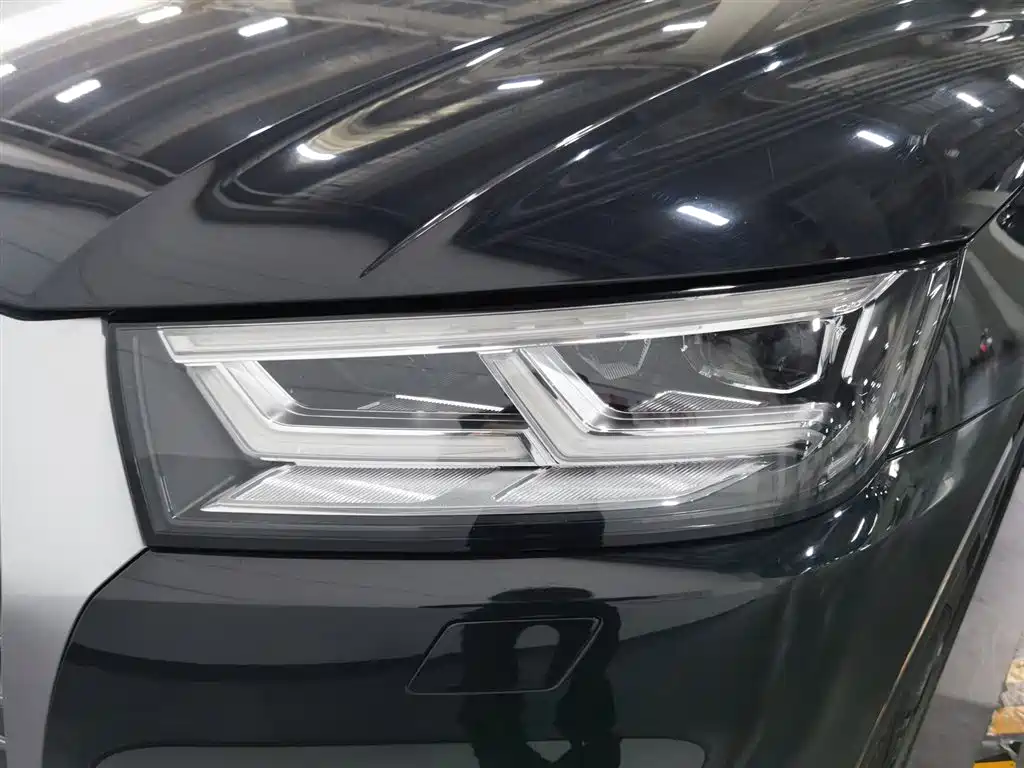 Audi Q5L 2018 40 TFSI Fashion V