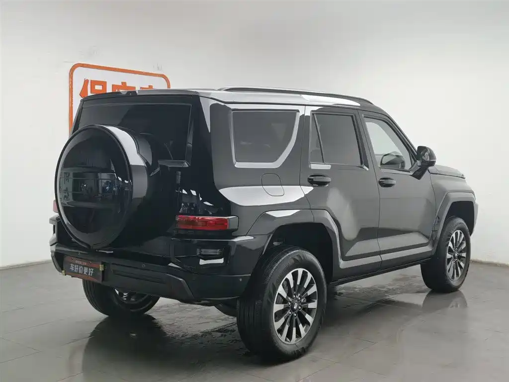 TANK TANK 700 NEW ENERGY