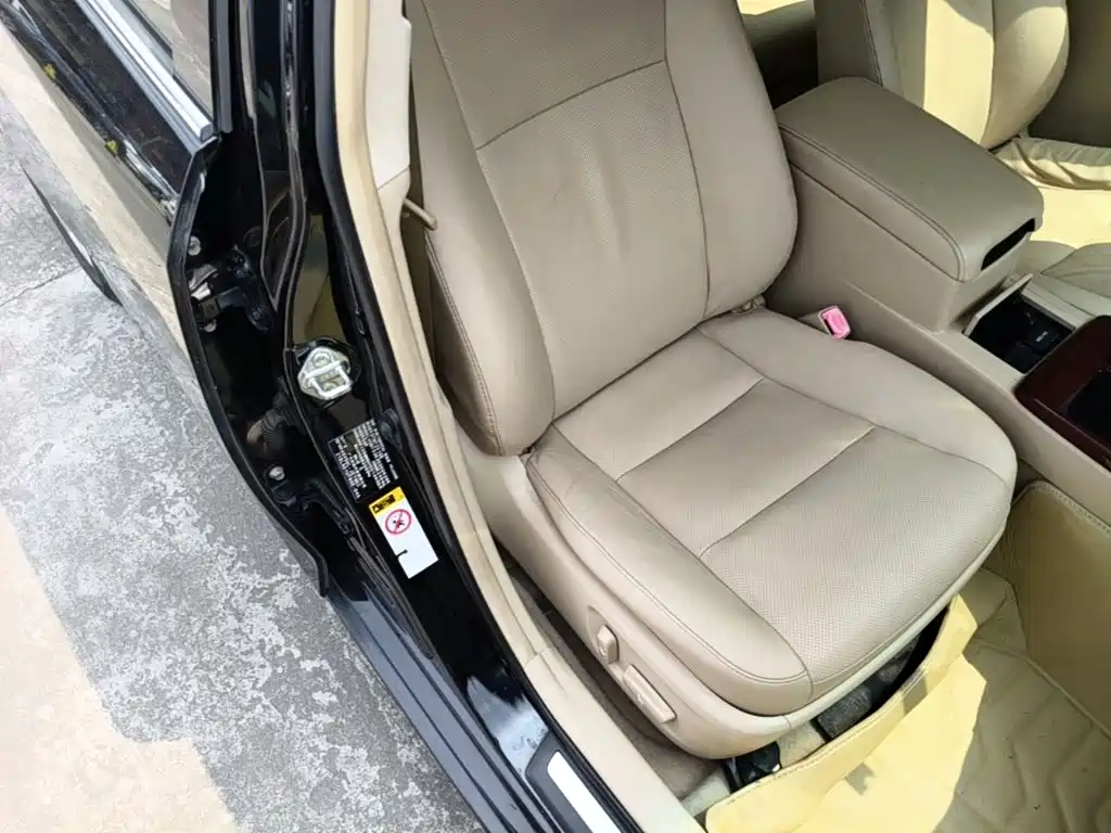 Toyota Camry — миниатюра 25