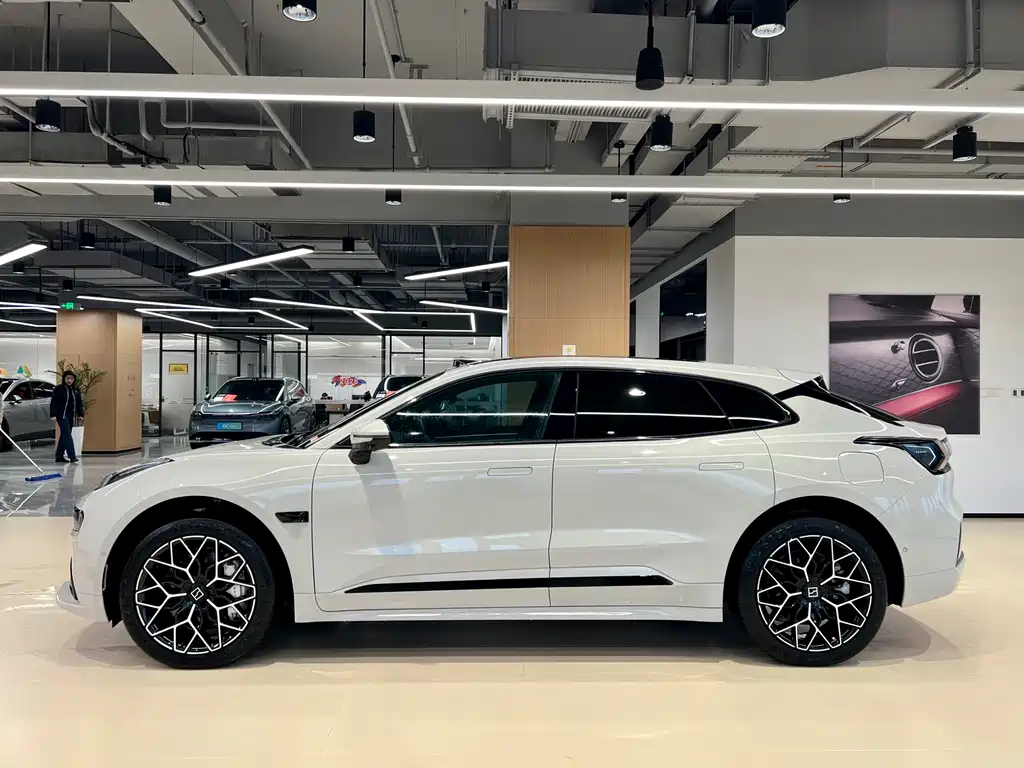 ZEEKR EXTREME KRYPTON 001