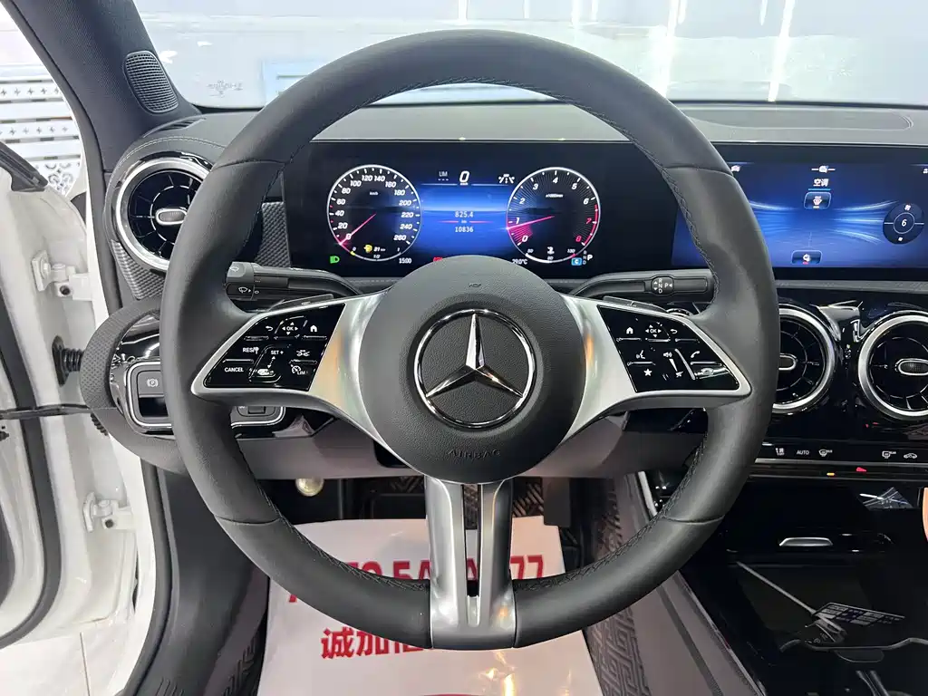 Mercedes-Benz A-Class — миниатюра 10