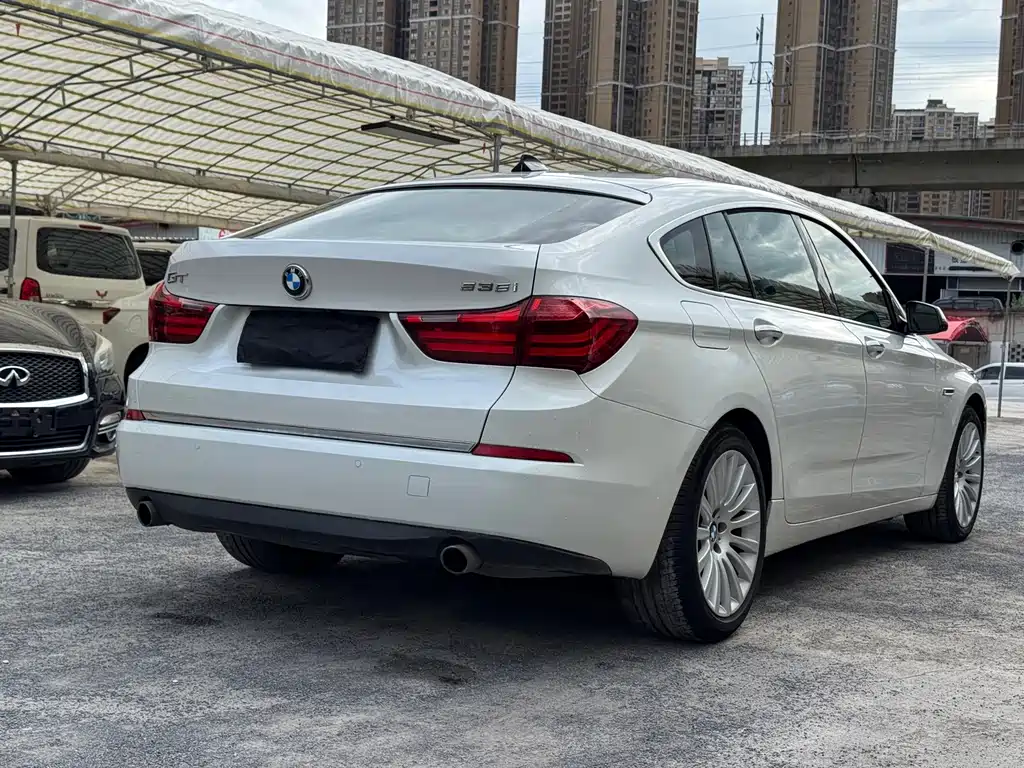 BMW 5 Series GT — миниатюра 4