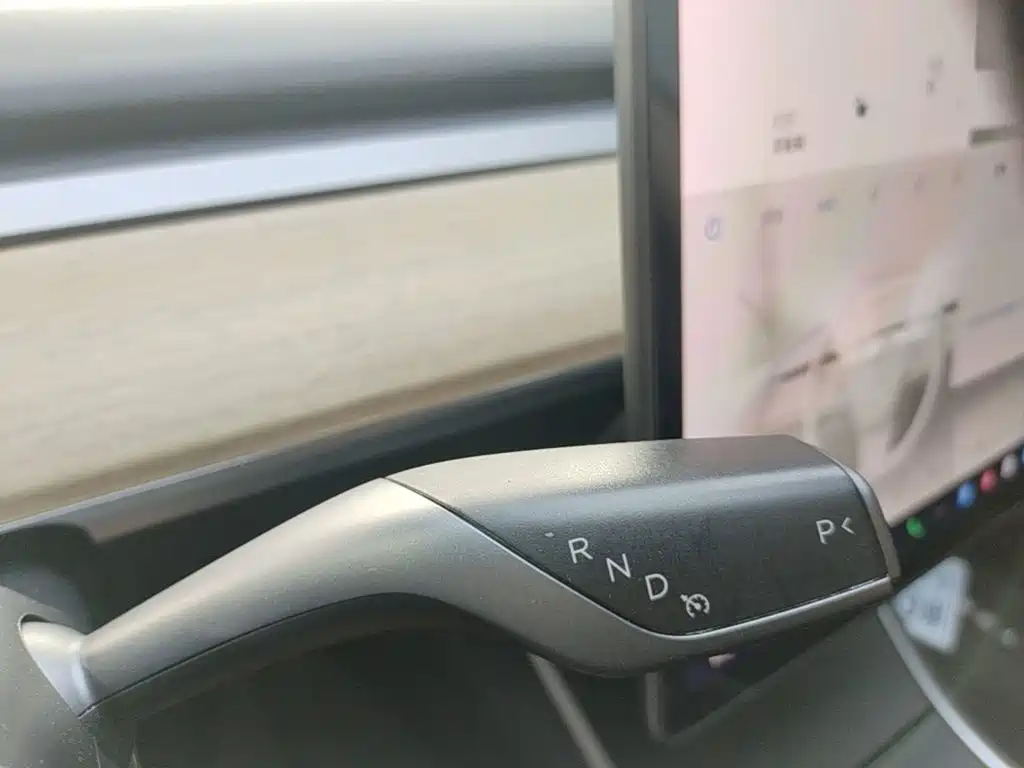 Tesla Model 3 — миниатюра 14