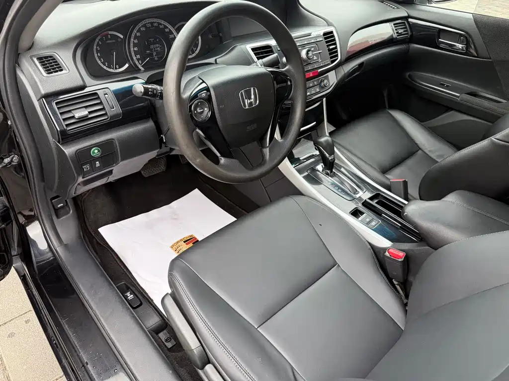 Honda Accord — миниатюра 9