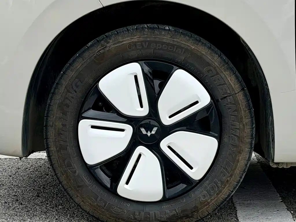 Wuling MINIEV — миниатюра 8
