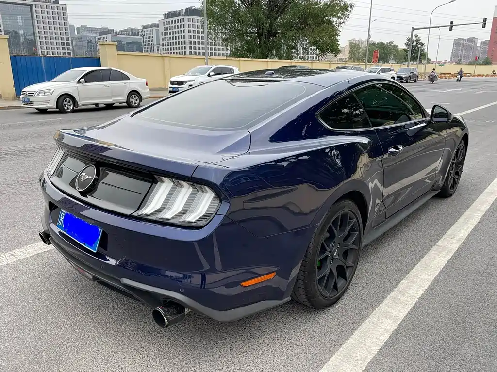 Ford Mustang — миниатюра 4