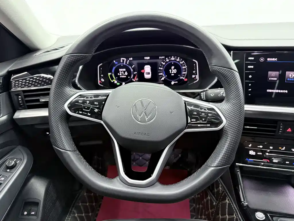Volkswagen Passat PHEV — миниатюра 5