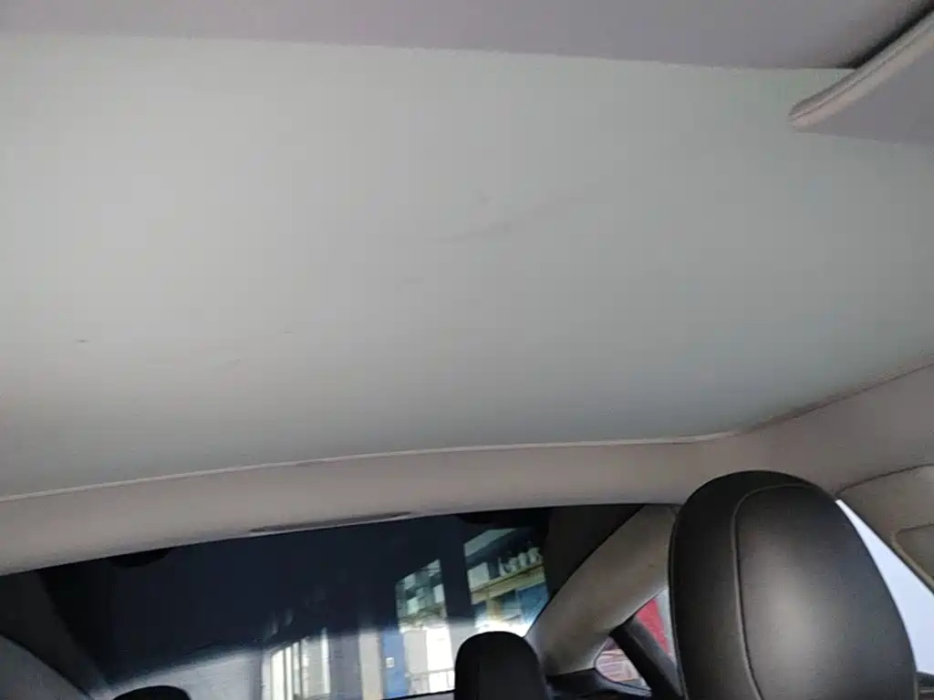 Tesla Model 3 — миниатюра 18