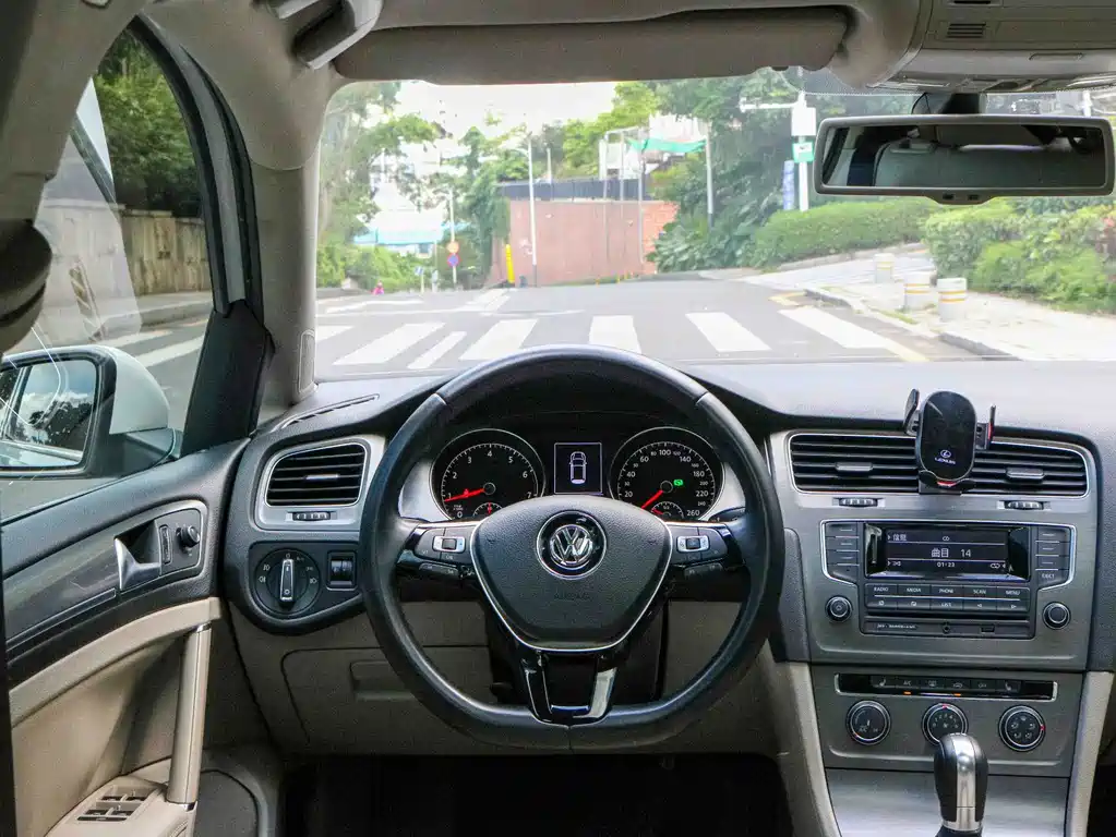 Volkswagen Golf — миниатюра 4