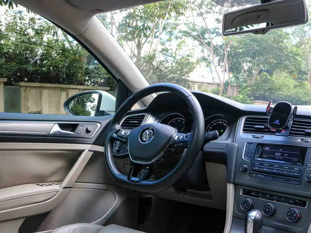 Volkswagen Golf — миниатюра 6