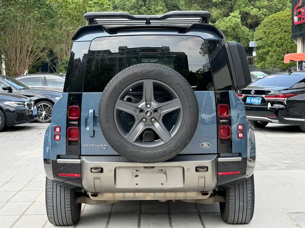 Land Rover Defender — миниатюра 4
