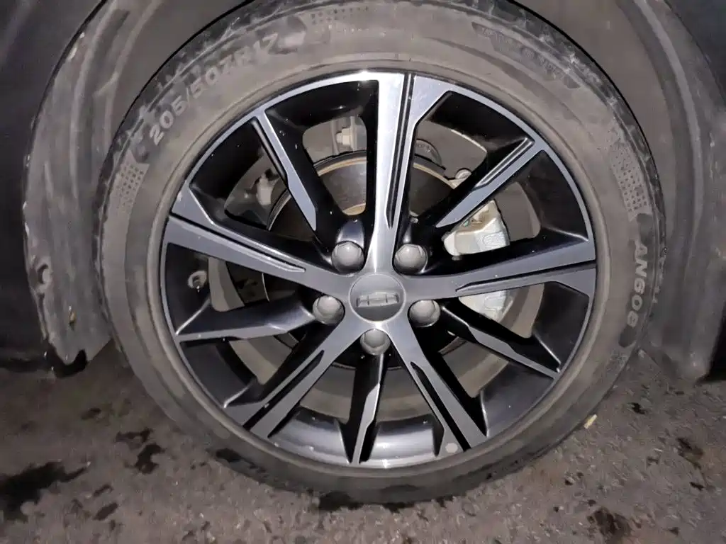 Geely Emgrand — миниатюра 8
