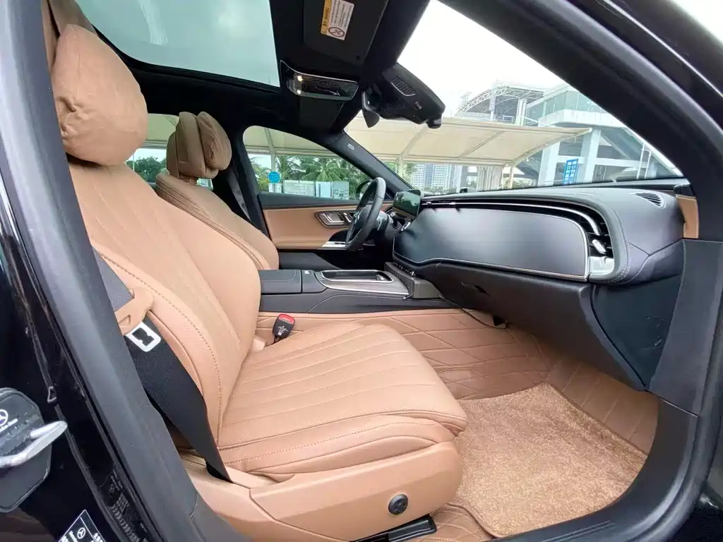 Mercedes-Benz E-Class — миниатюра 4