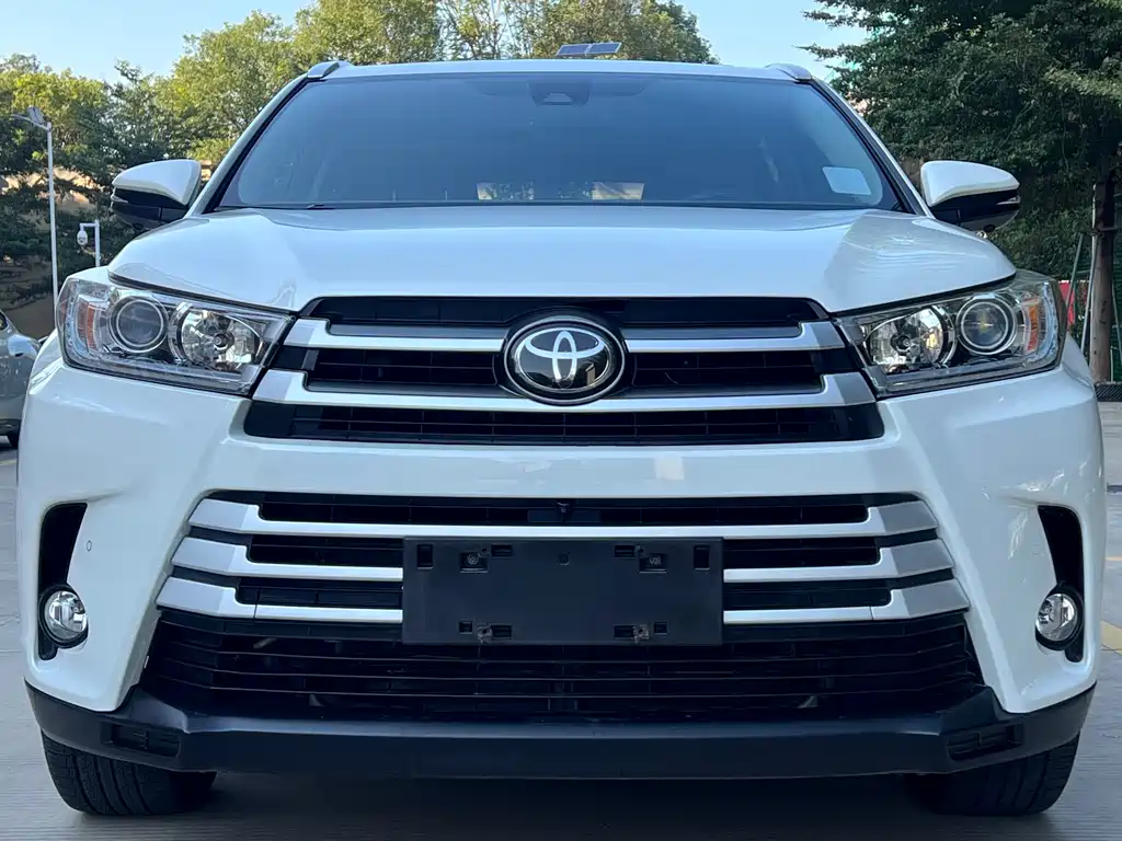 TOYOTA HIGHLANDER