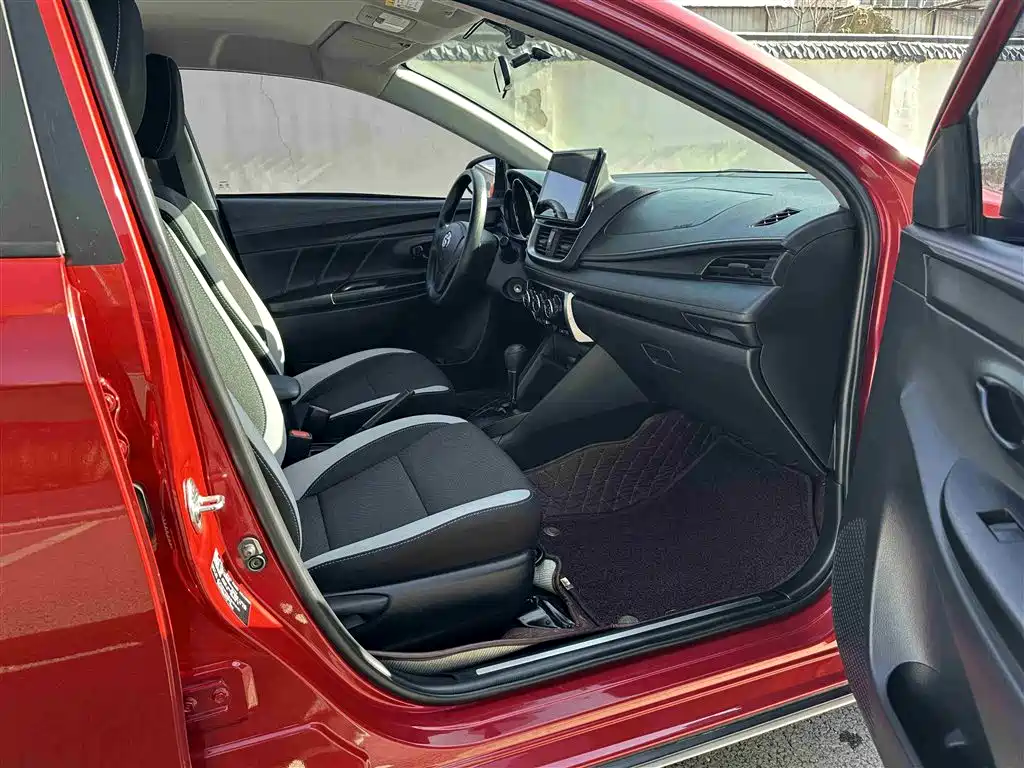 TOYOTA YARIS L ZHIXUAN