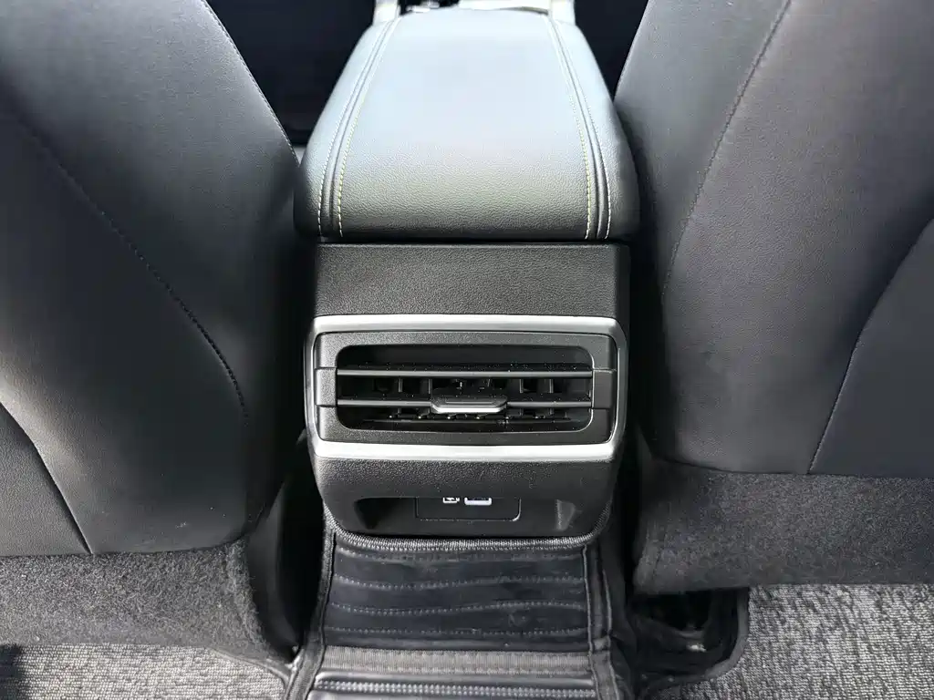 Geely L HiP — миниатюра 11