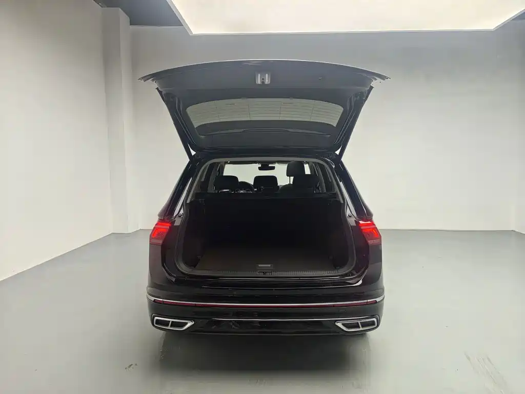 Volkswagen Tiguan L — миниатюра 7