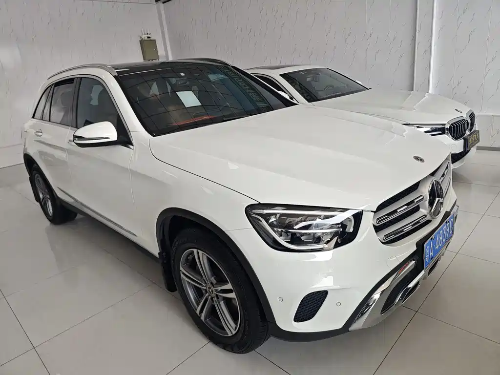 MERCEDES-BENZ GLC