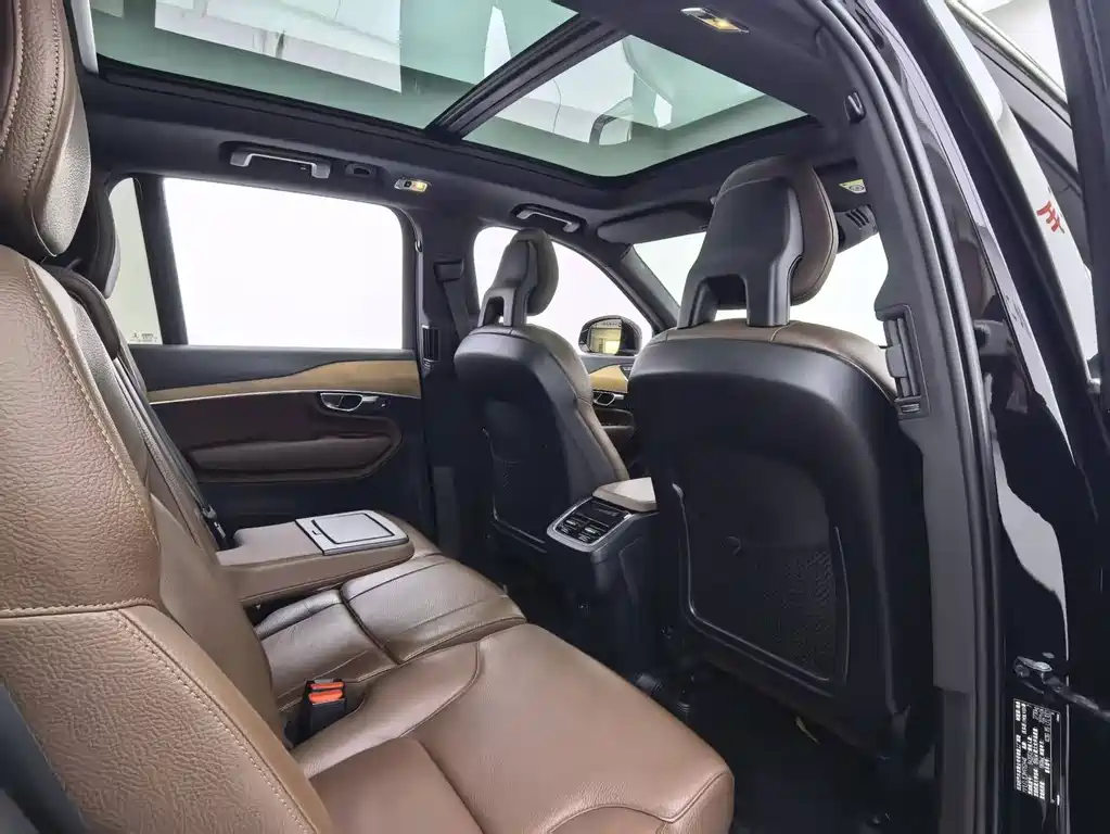 Volvo XC90 — миниатюра 10