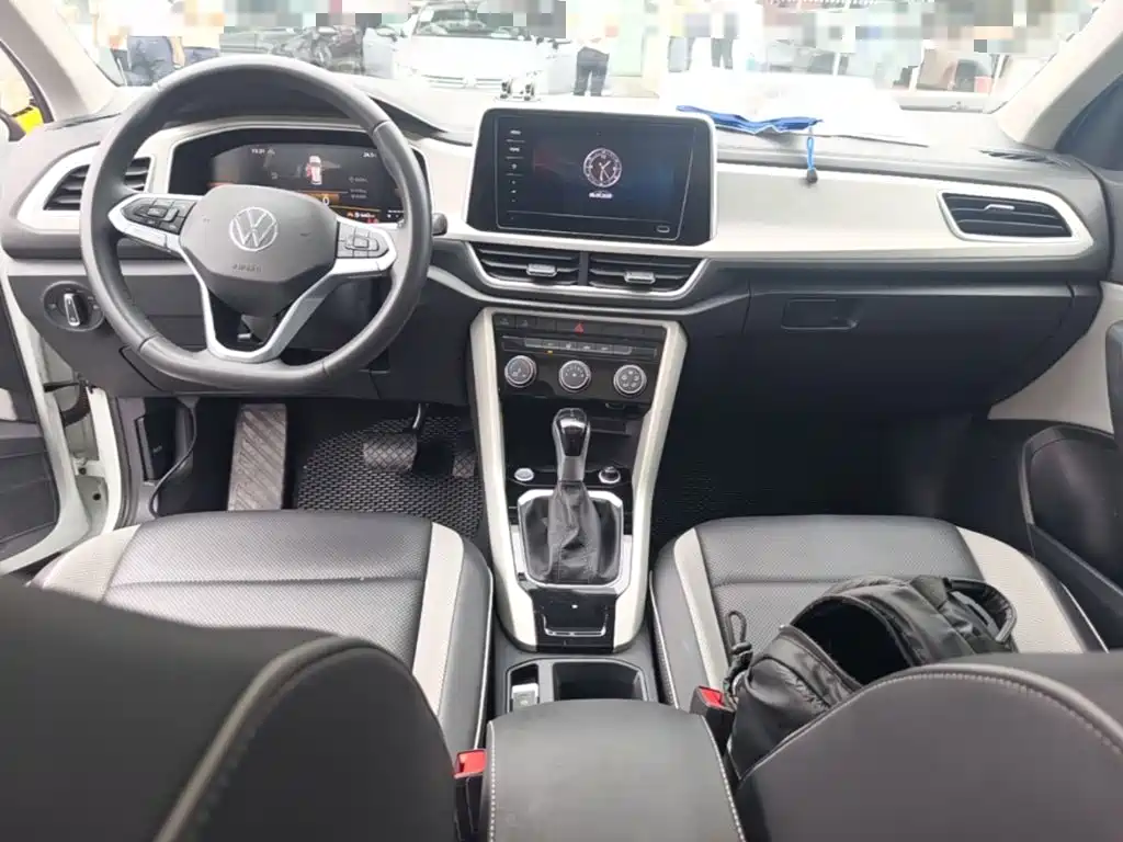 Volkswagen T-Roc — миниатюра 14