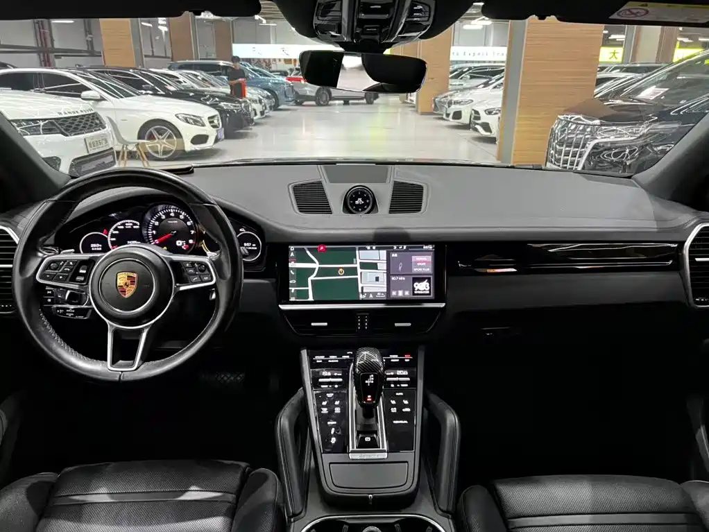 Porsche Cayenne — миниатюра 10