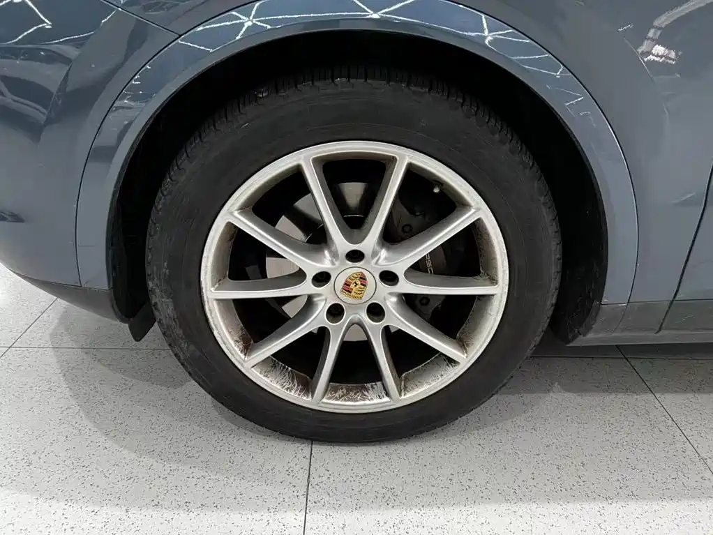 Porsche Cayenne — миниатюра 12