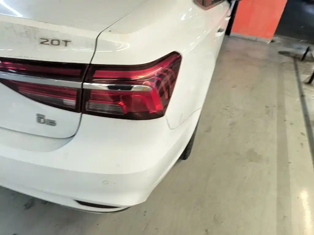 Roewe i6 Classic — миниатюра 8