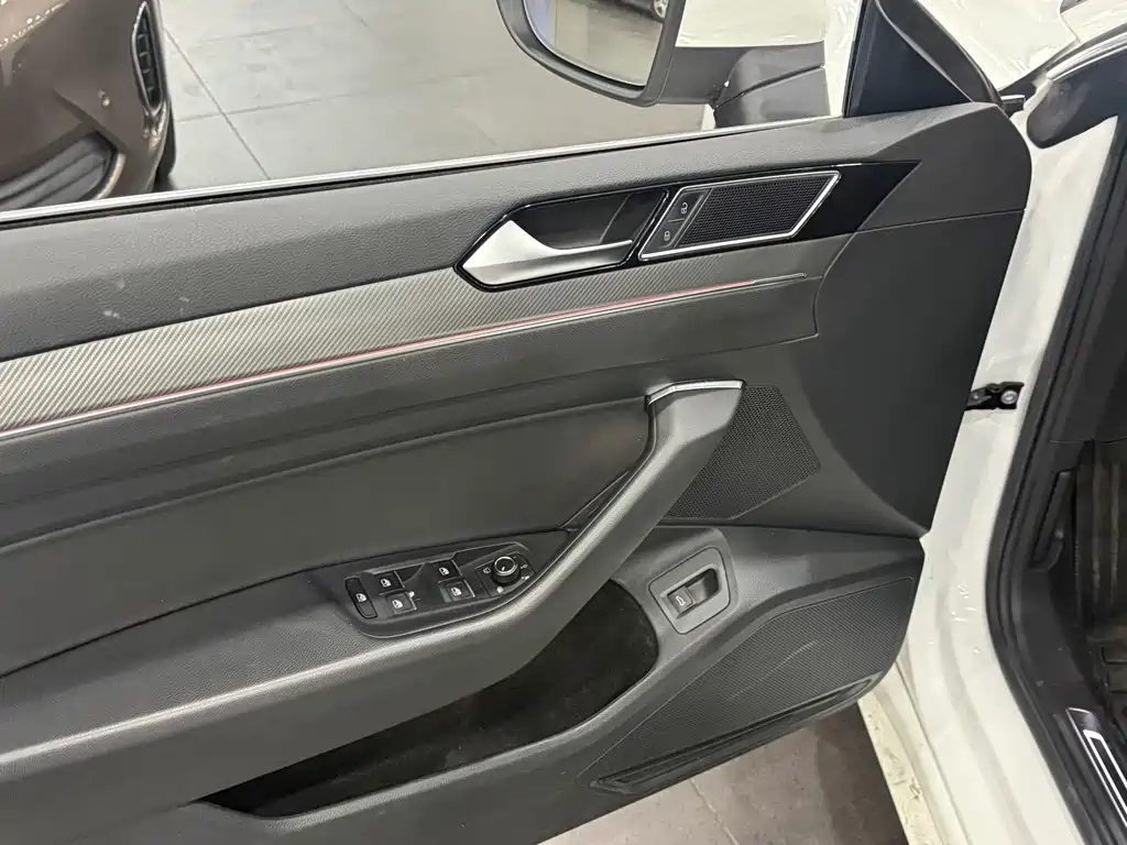 Volkswagen CC — миниатюра 6