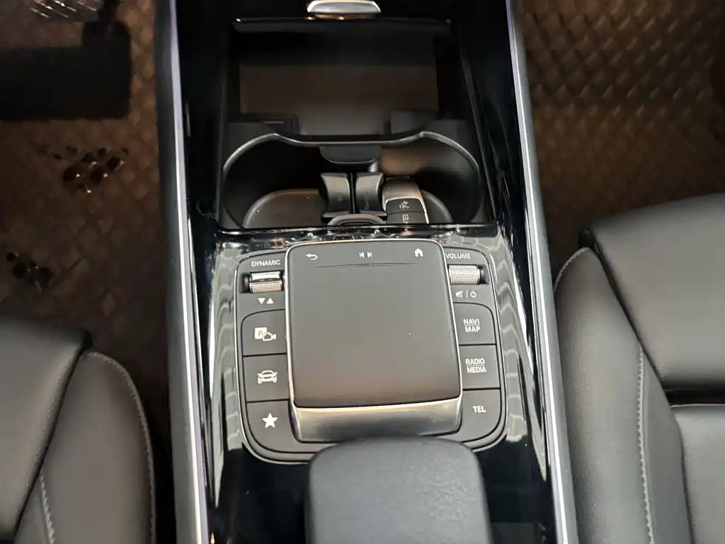 Mercedes-Benz GLA — миниатюра 15