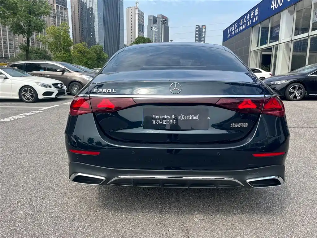 Mercedes-Benz E-Class — миниатюра 5