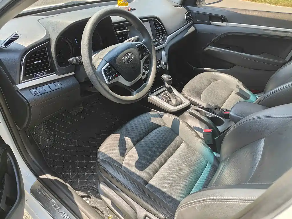 Hyundai Elantra — миниатюра 4