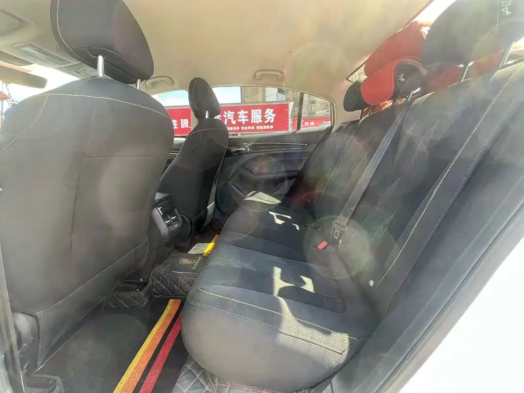 Roewe i5 — миниатюра 9